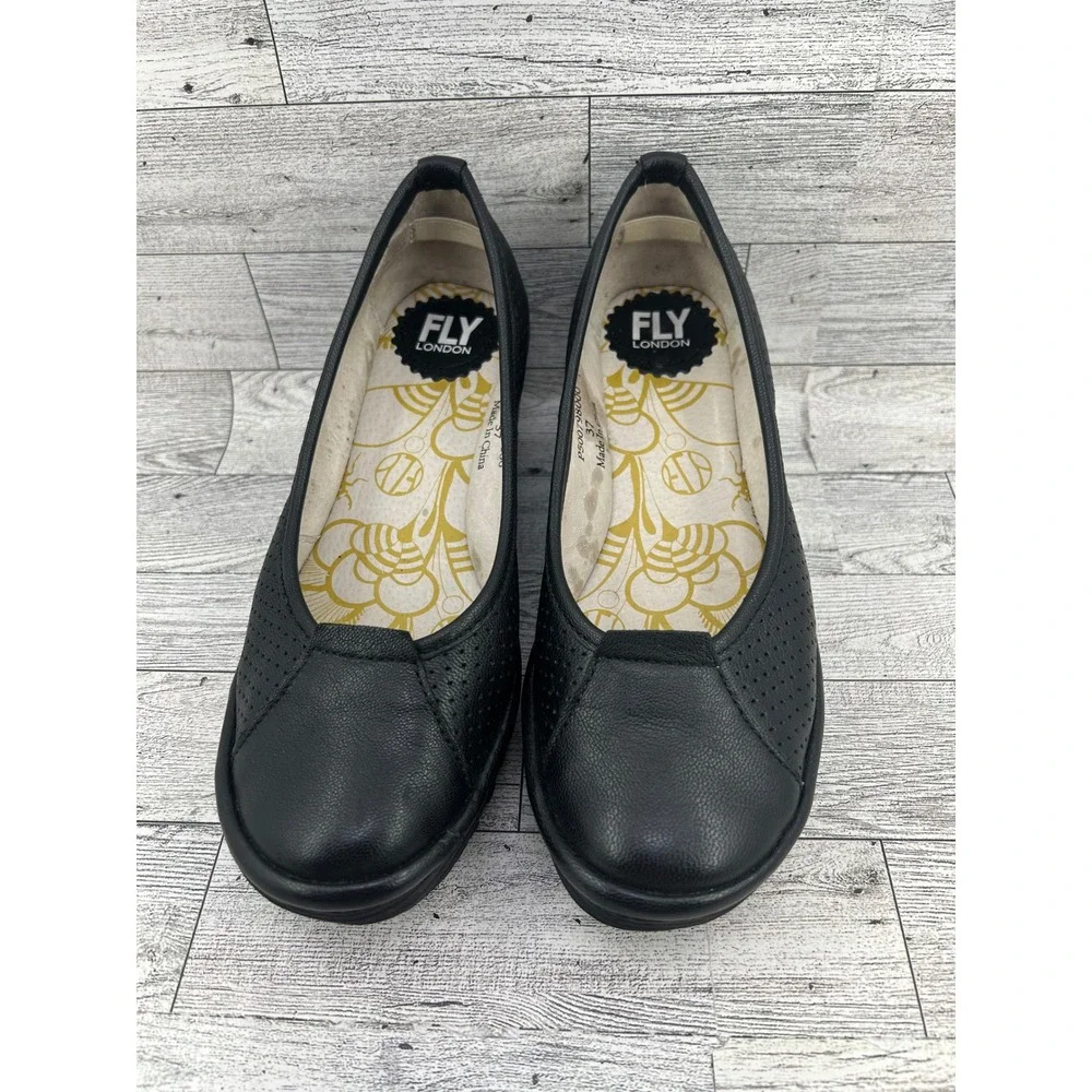 FLY LONDON Black Leather Perforated Wedge Ballet Flats‎ Women Size 37 P500798000